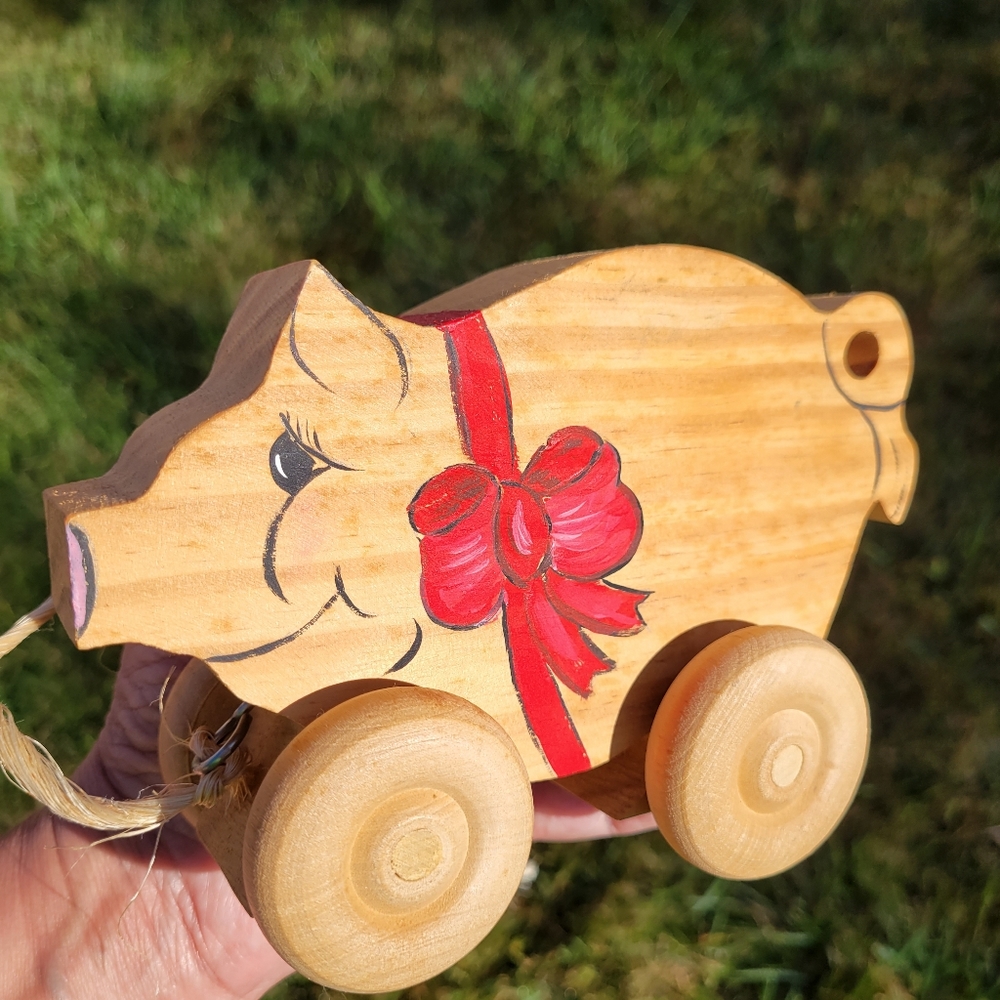 Handmade Pig Pull Toy or Decor Item ~ Farmhouse ~ Barnyard ~ 1980s?